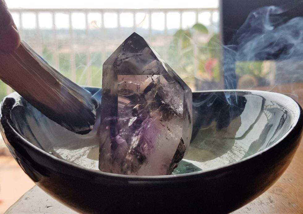 ¿Cómo limpiar un cristal de cuarzo? Cuarzos y Maestros